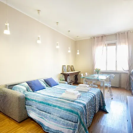 Charme Parmense: Eleganza E Storia Appartement