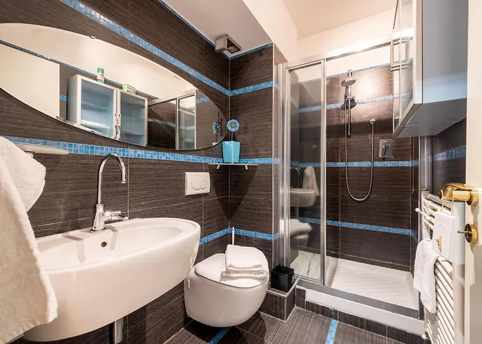 Charme Parmense: Eleganza E Storia Apartament