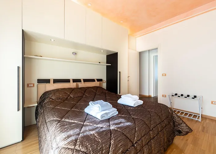 Apartament Charme Parmense: Eleganza E Storia